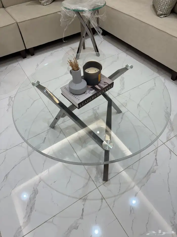 طاولة للبيع نظيفة جدا 400 2