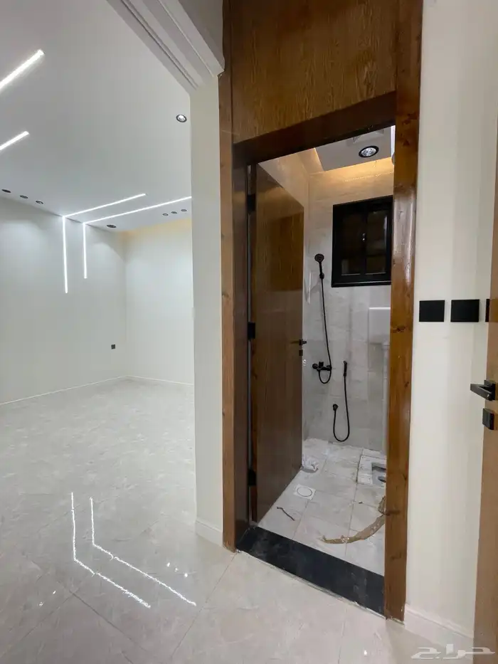 للبيع شققق علويه بسطح خاص ومصعد من 550 الف درة الموسى 16