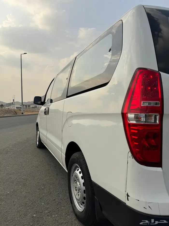 هونداي H1 مخزنه 2012 تم البيع 8