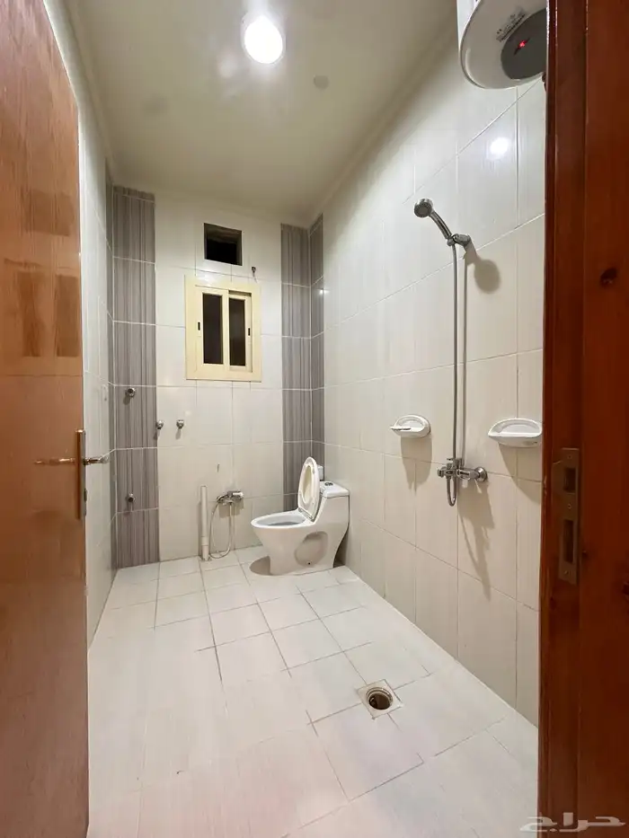 شقة للإيجار الحاوية مقابل سنتر بوينت 8