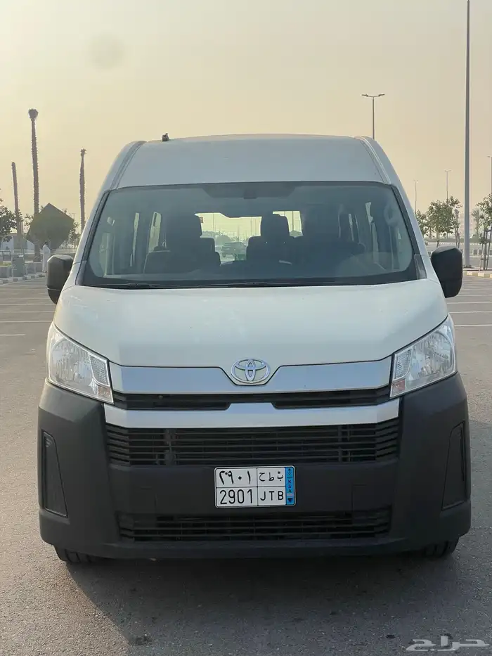 باص تويوتا 2024 ماشي 60 بنزين 4