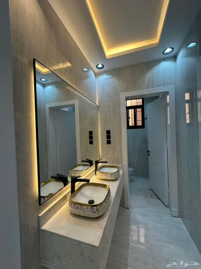 للبيع روف علوي بدرج داخلى وخارجي ع شارعين بالراقي شرق خميس 4