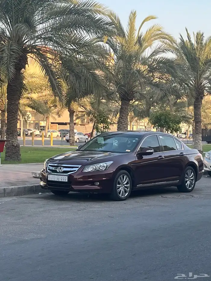 هوندا اكورد 2012 للبيع 4 سلندر 9