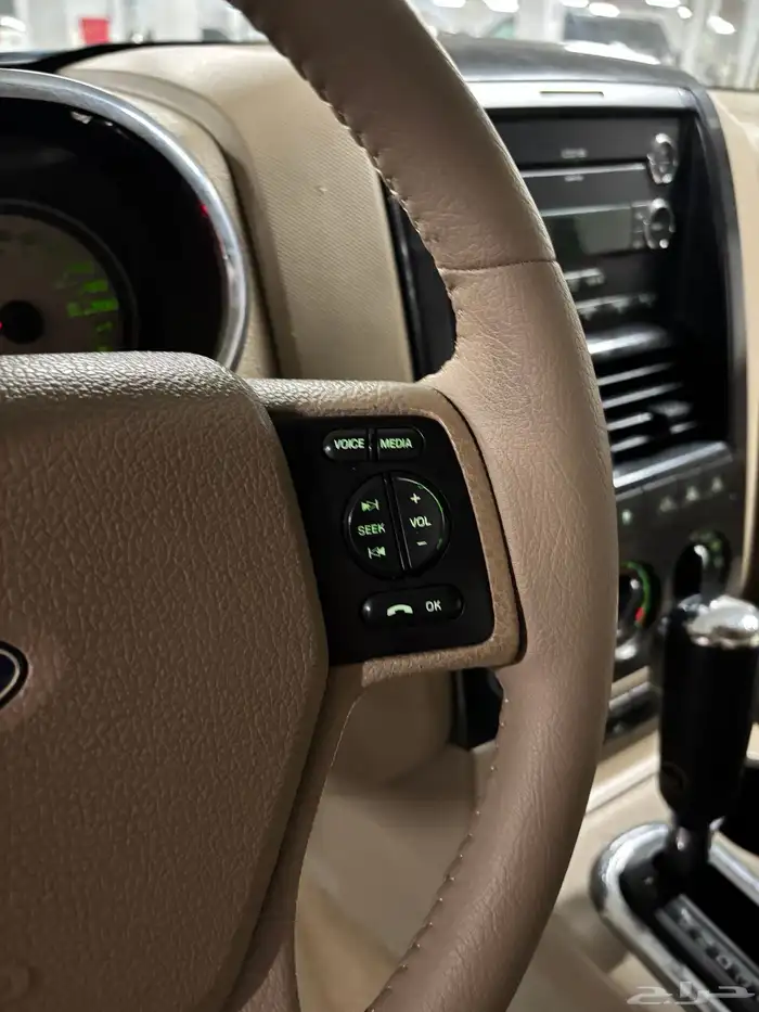 للبيع اكسبلورر 2010 فل كامل 16