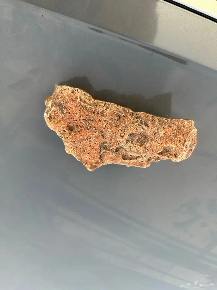 حجر غريب في القوقل طلع نيزك اللي يعرف يتواصل معي 6