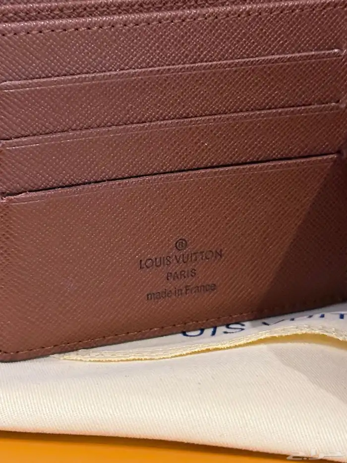 محفظة من لويس فيتون اصليه 3