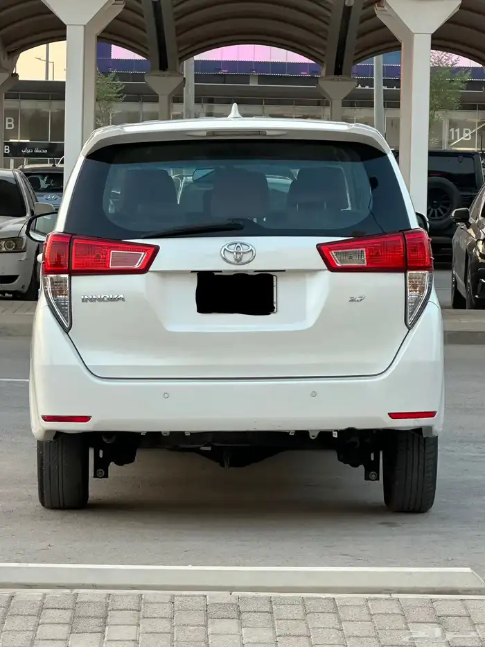للبيع تويوتا انوفا 2016 ( 7 مقاعد) السعر 44 ألف 6