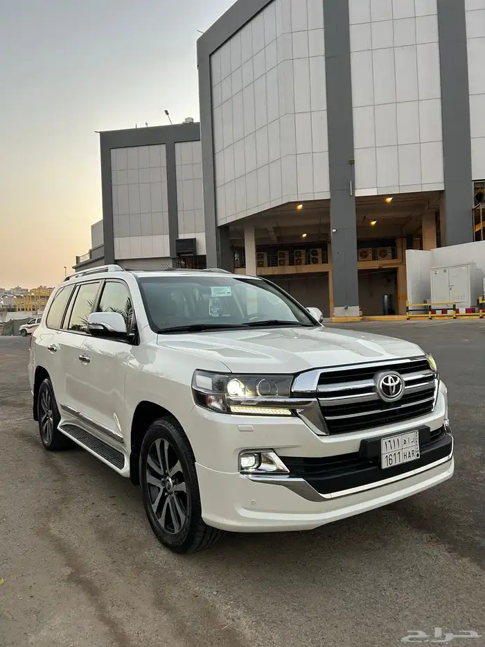 لاندكروزر مخزن 5