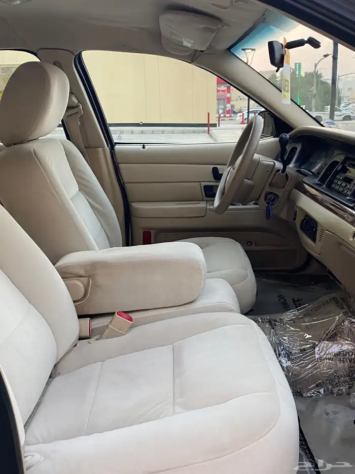 للبيع فورد فكتوريا 2011 نظيف جدا 10