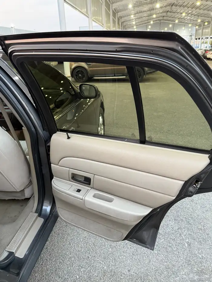 للبيع فورد فكتوريا 2010 شرط 21