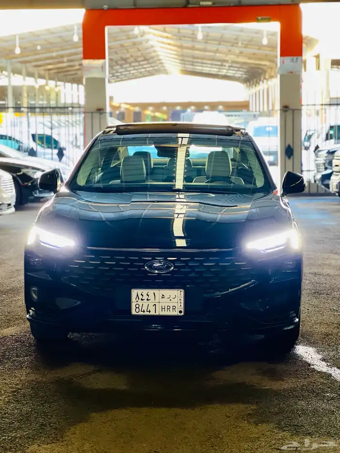 فورد تورس تيتانيوم فل كامل موديل 2023 31