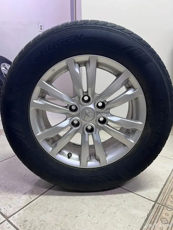 جنوط باجيرو اصلية مقاس 18 وكالة نظيفة جدا 3