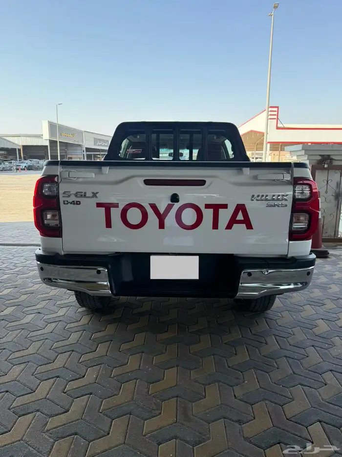 تويوتا هايلوكس غمارتين ديزل اتومتك موديل 2024 7