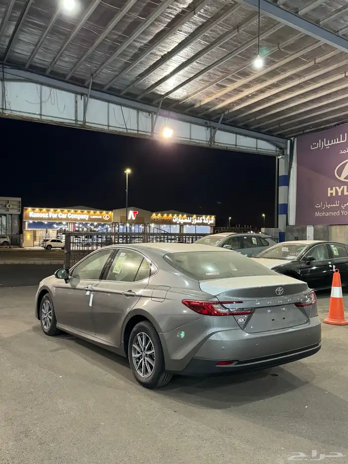 كامري 2025 E ستاندر تيتانيوم 3