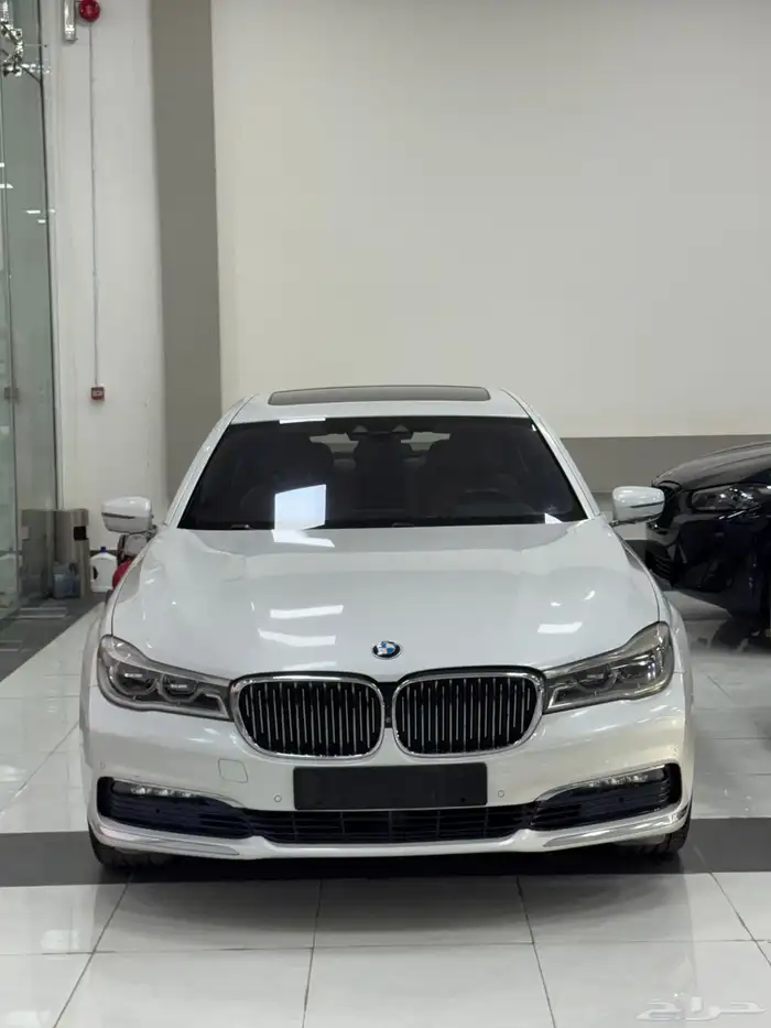 بي ام دبليو 730i 2017 0
