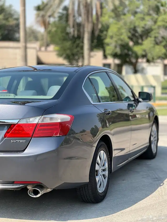 هوندا أكورد 2013 ممشى قليل ستاندرد نظيف جدا 15