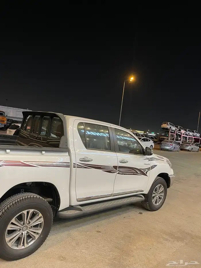 هايلوكس غمارتين S-GLX 4 4 اوتوماتيك بنزين 2025 3