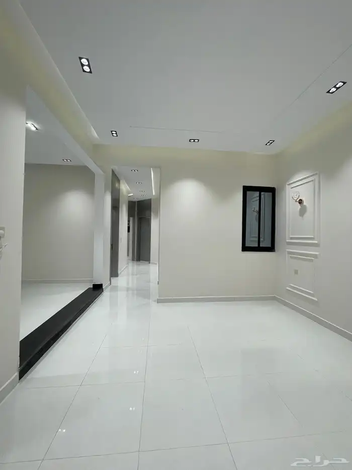 ادوار ارضيه وشقق علويه تشطيب ممتاز حى المعارض باالخميس 10