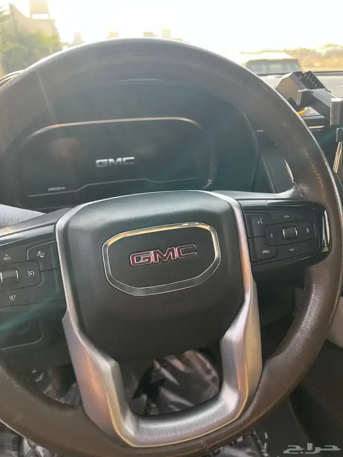 جي ام سي يوكن 2023 4