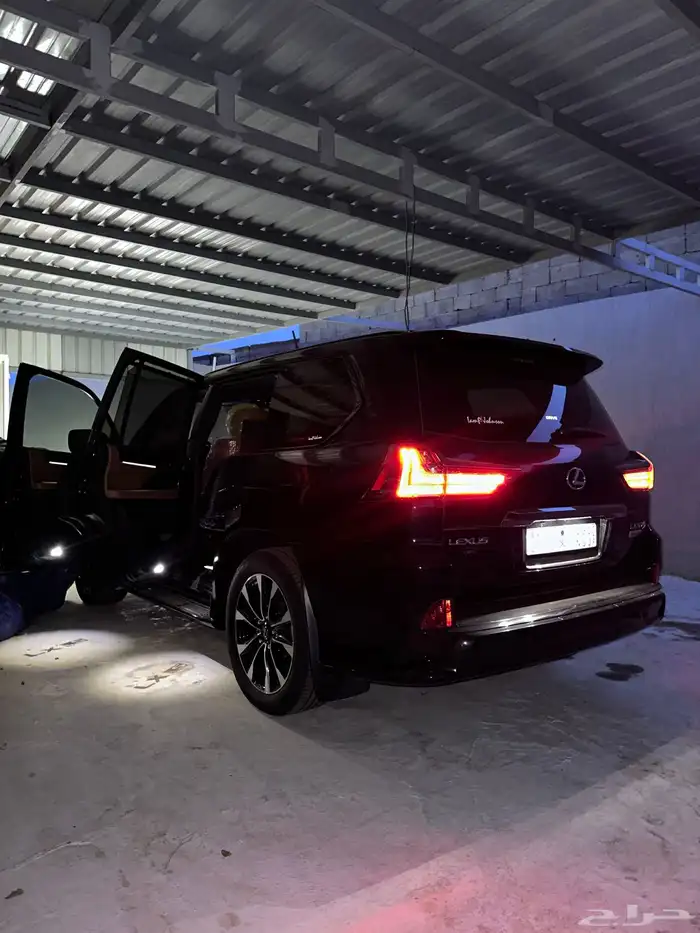 جيب لكزس بلاك ادشن 2021 ممشى قليل 9