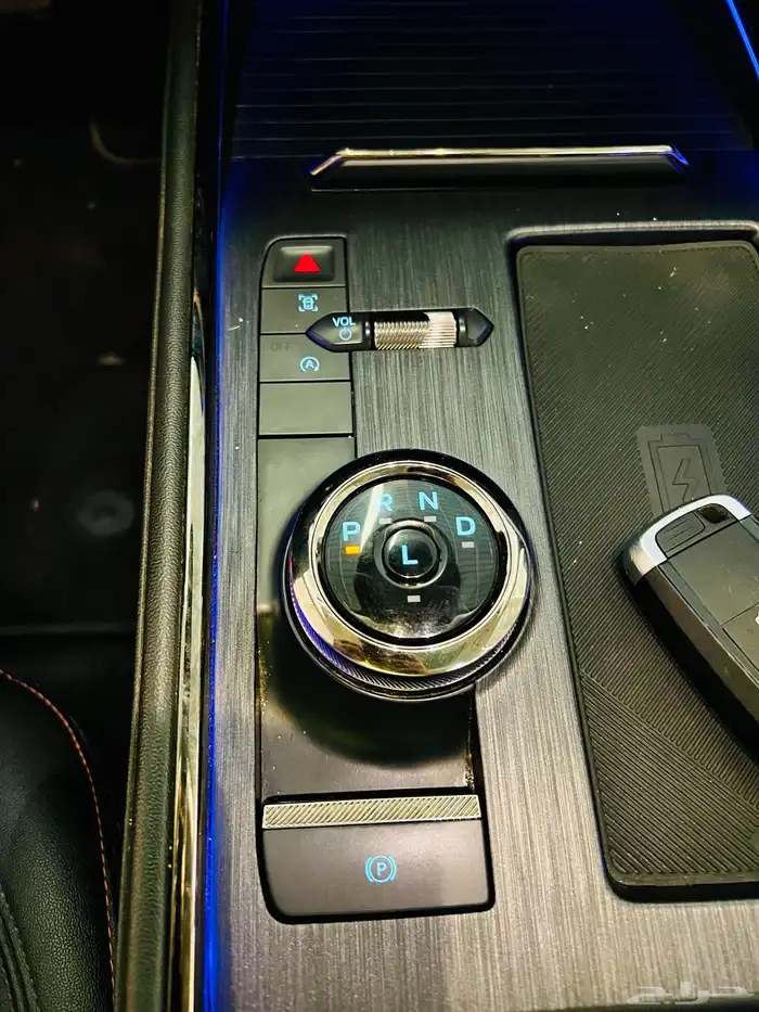 فورد تورس تيتانيوم فل كامل موديل 2023 8