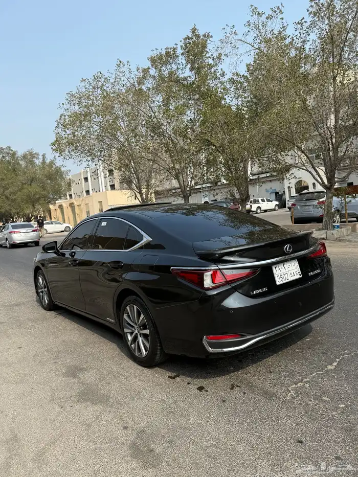 للبيع لكزس موديل 2021 ES300 5