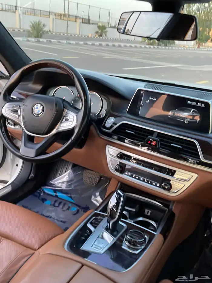 بي ام دبليو2017 فل كامل اعلى مواصفات740الموقع بريده 47