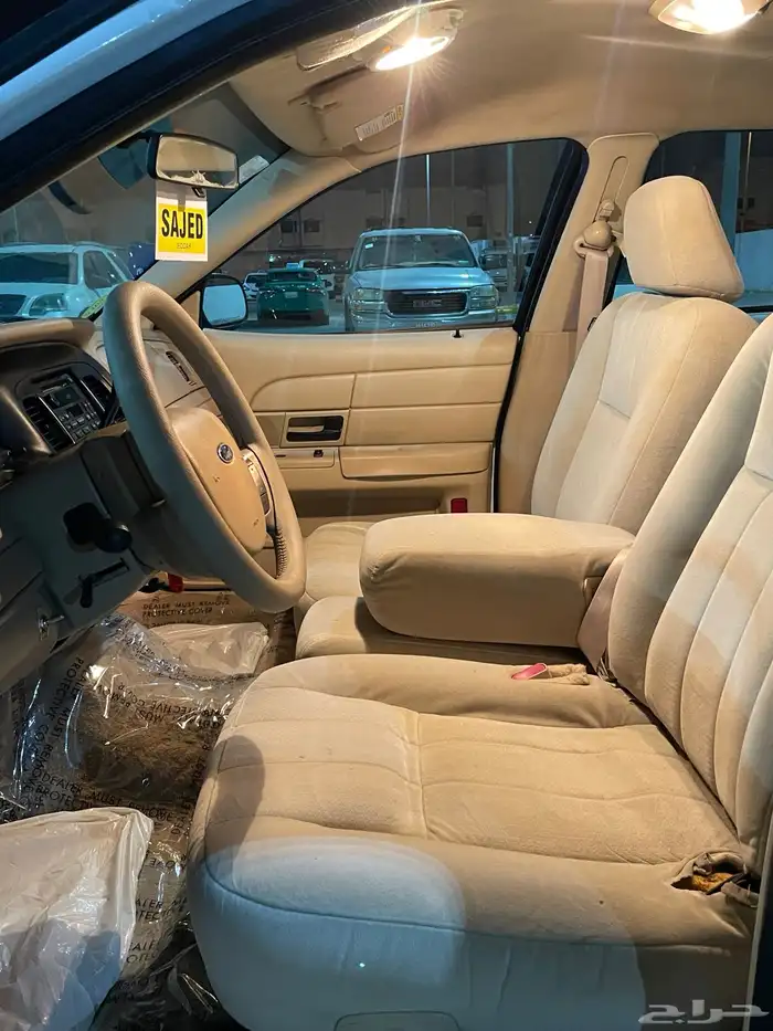 للبيع فورد بوليسي 2010 عداد قليل نظيف جدا 10