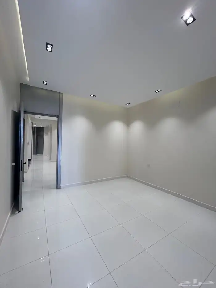 للبيع شقق ارضية وعلوية تشطيب ممتاز حي المعارض -خميس مشيط 4