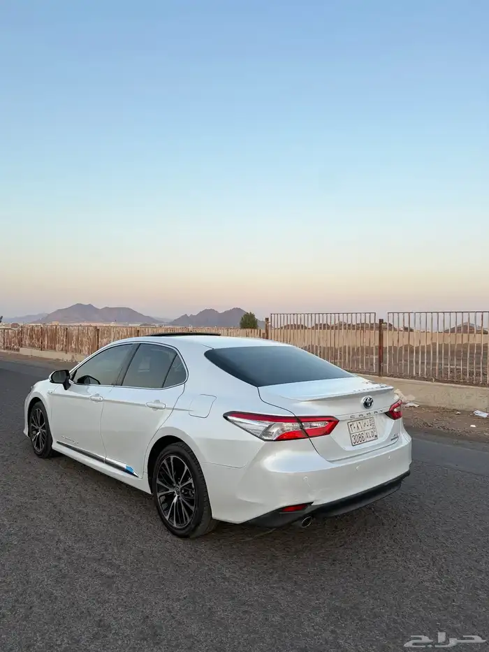 تويوتا كامري 2020 GLE هايبرد نظيفه جدا 5