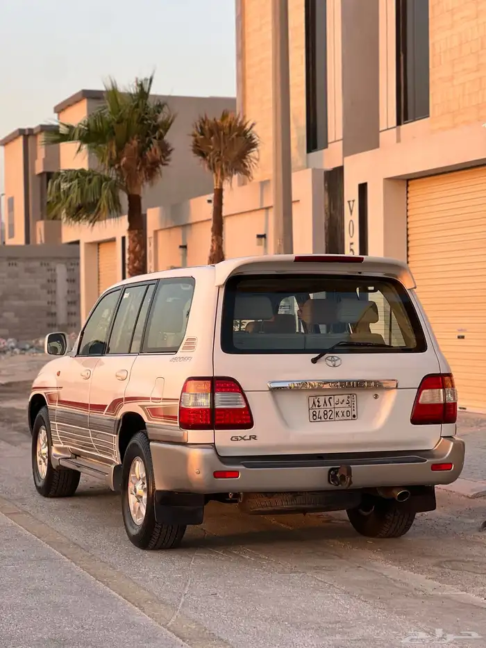 تويوتا لاندكروزر فل كامل قير عايدي اساس 20