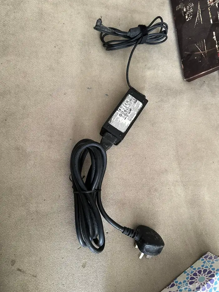 توصيلا وشواحن واسلاك 17