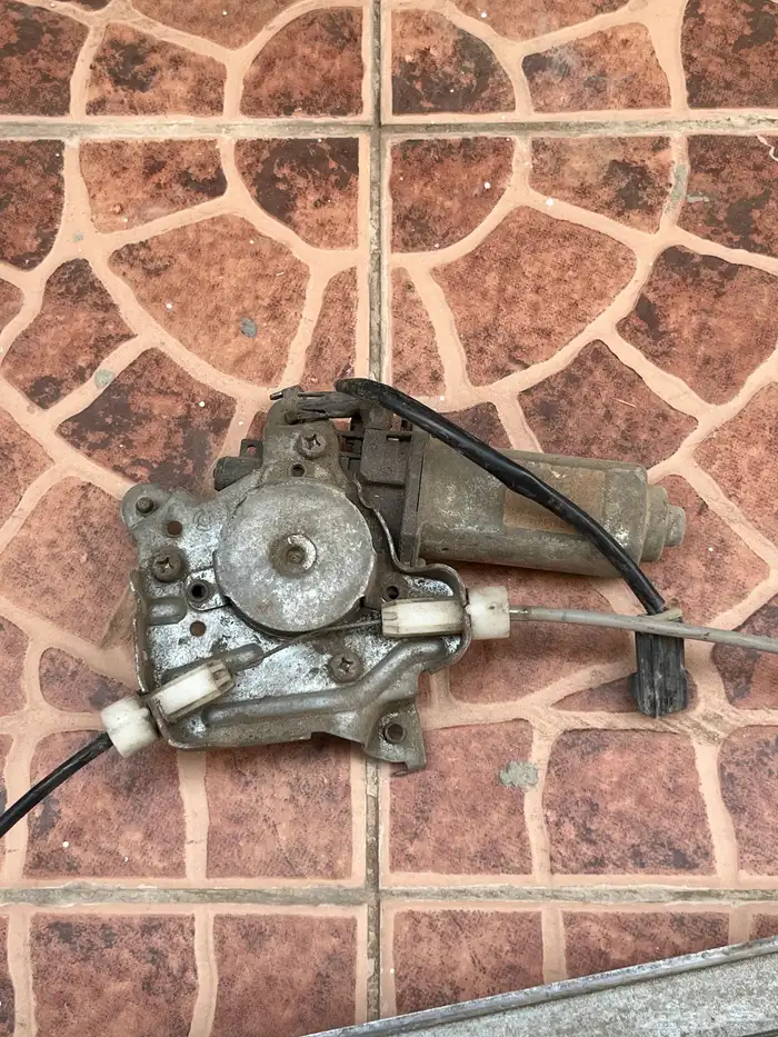 قطع ددسن متنوعه للبيع 13