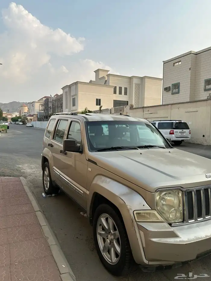 جيب ليبرتي 2011 للبيع 4