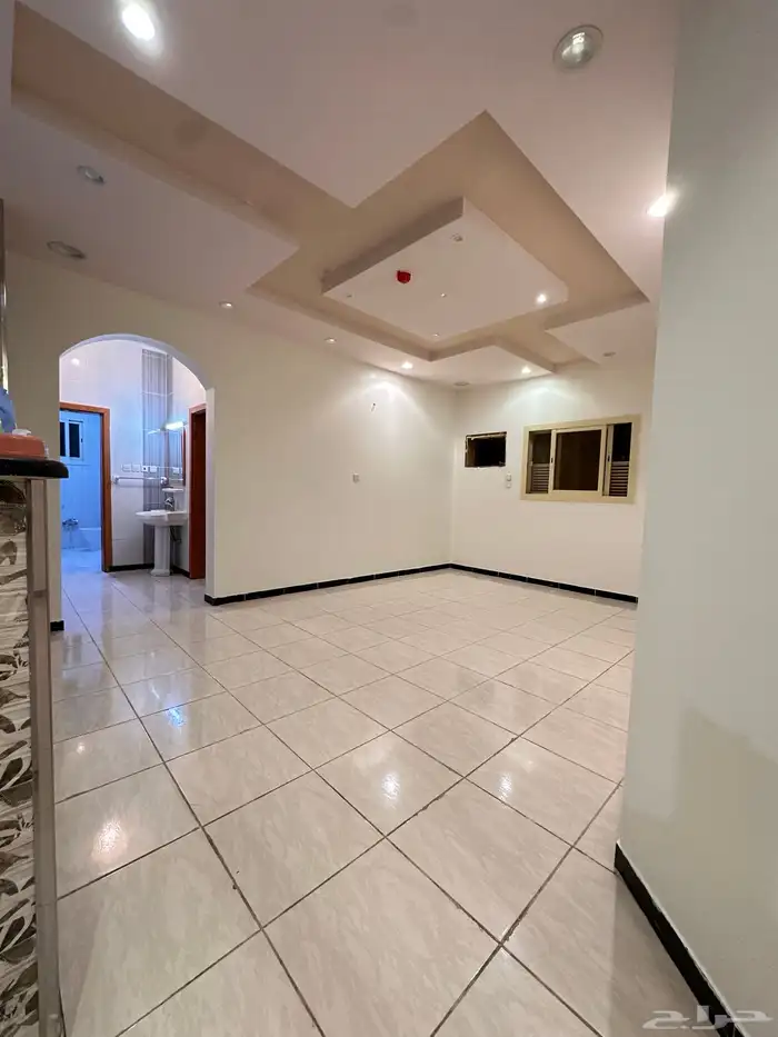 شقة للإيجار الحاوية مقابل سنتر بوينت 2