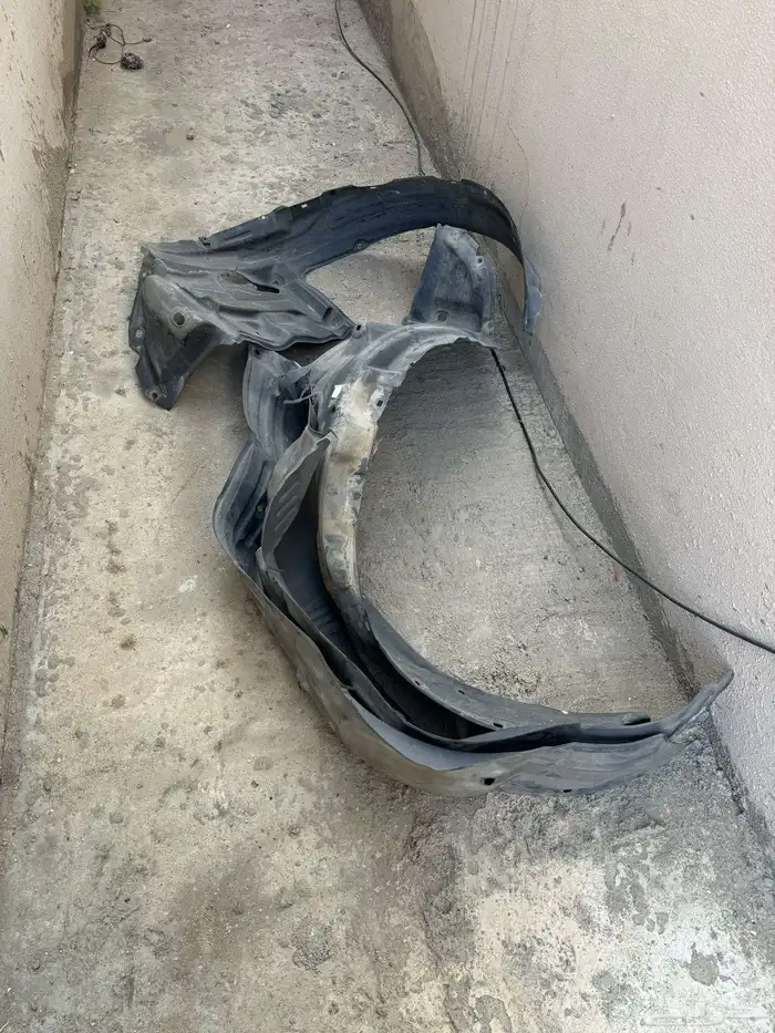 باب صندوق هايلكس اصلي وصدام خلفي مخرم له حساسات 6