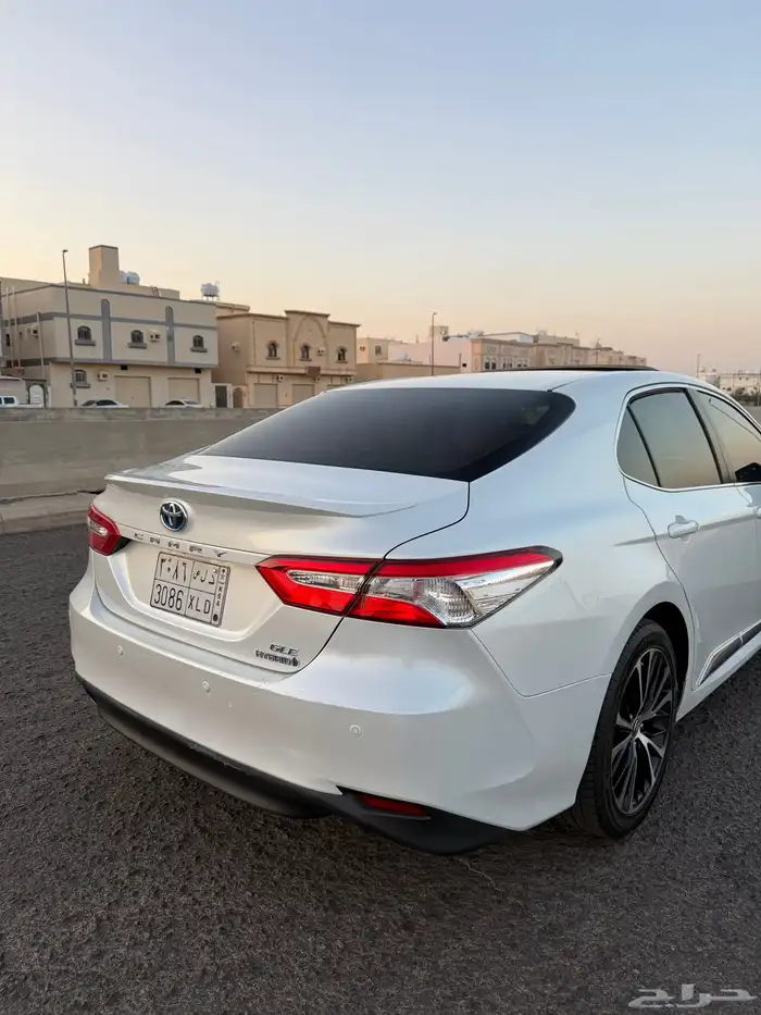 تويوتا كامري 2020 GLE هايبرد نظيفه جدا 9