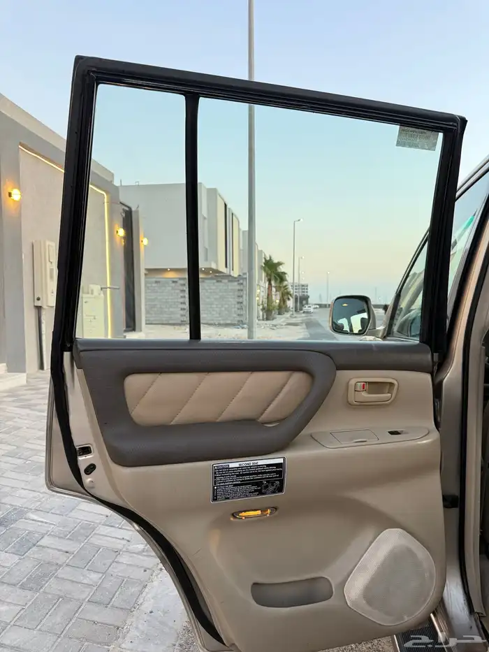 لاندكروزر فسكار 2003 قير عايدي اساس 30