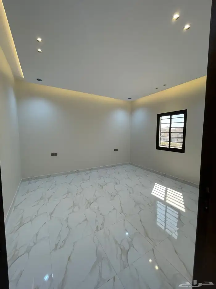 للبيع شقه روف دوبلكس مع بايكة سياره خميس مشيط 21