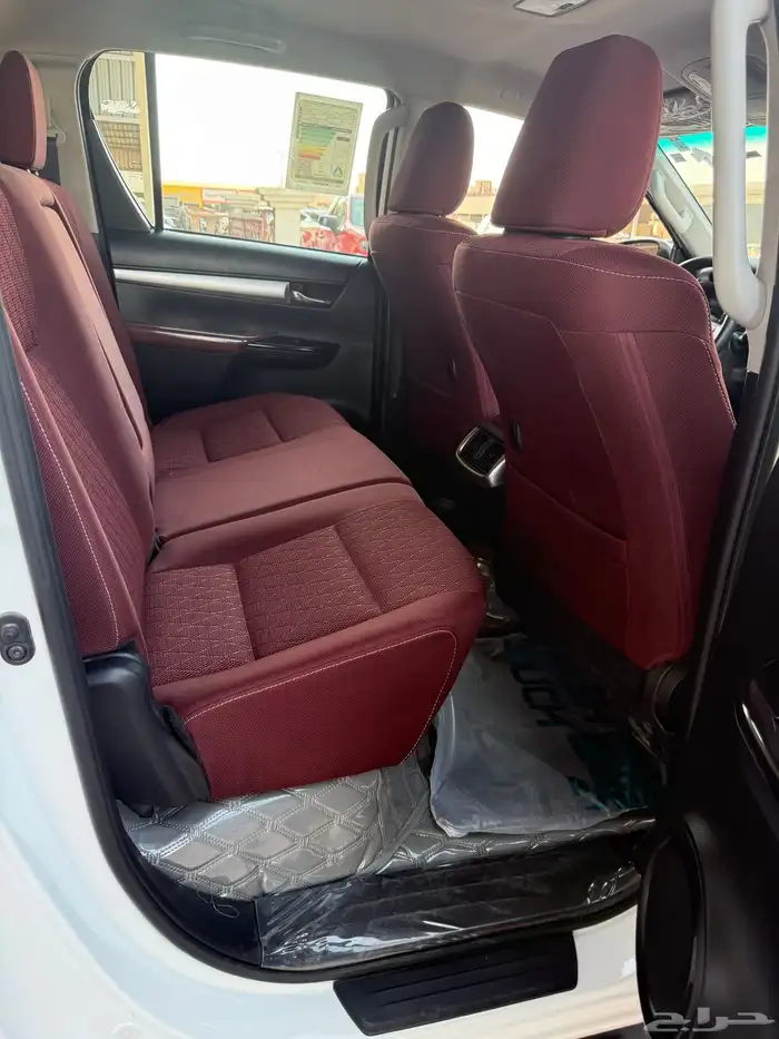 تويوتا هايلوكس غمارتين ديزل اتومتك موديل 2024 18