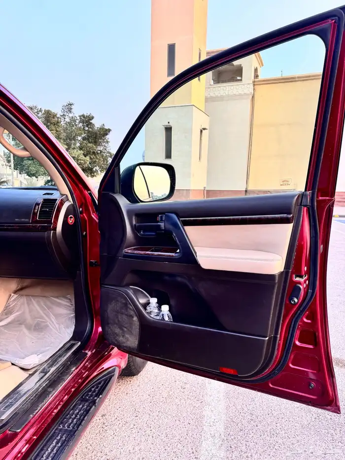 لاندكروزر 2011 11