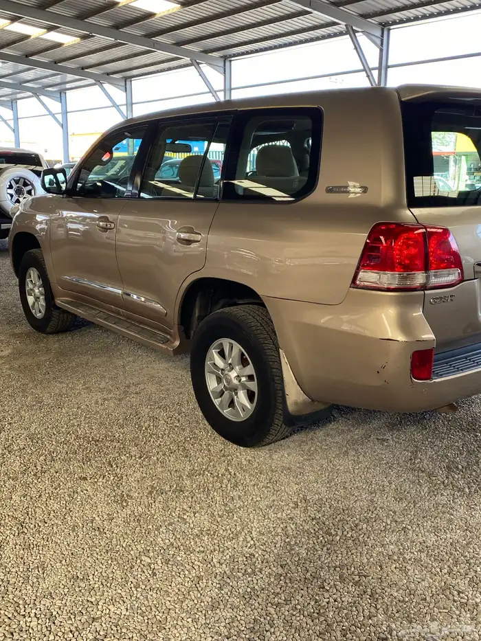 جى اكس ار 2009 ( 8 سلندر ) 5