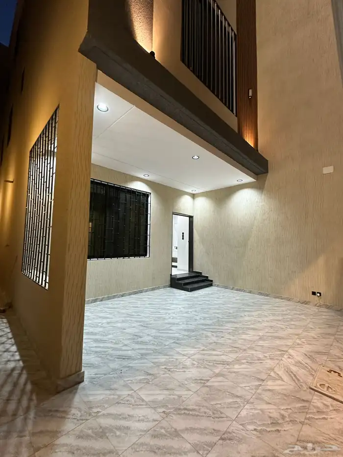 شقق ارضية 550 الف و علوية 500 الف بقرب من الممشي 0