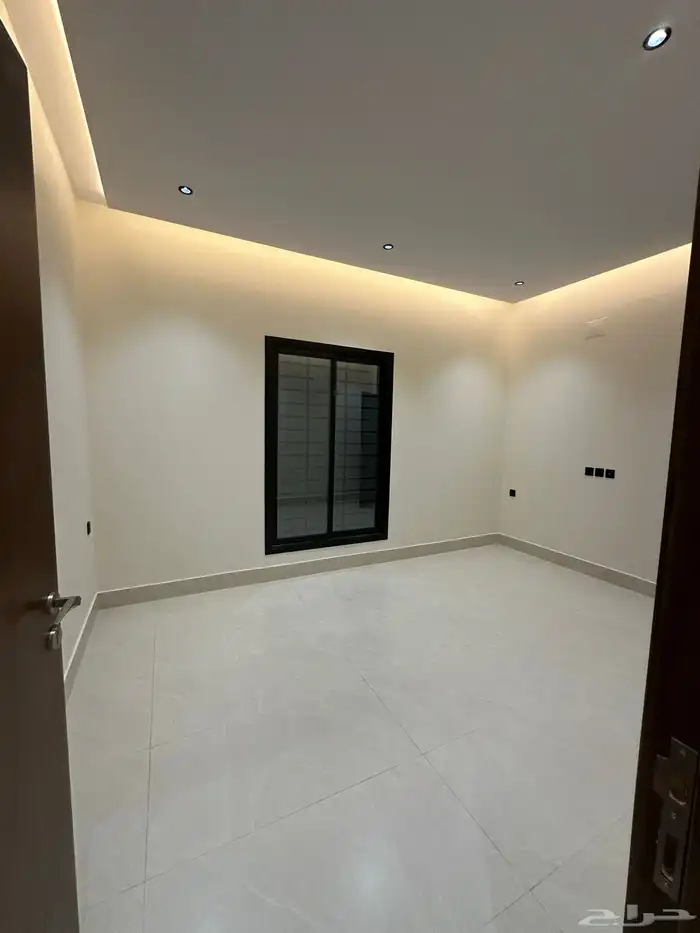 للبيع شقق علوية مع ملاحق بجوار المسجد حي حسام بالخميس 2