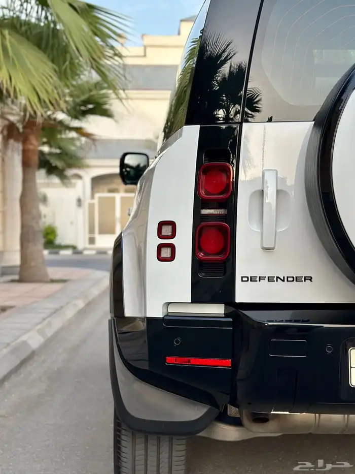 لاند روفر ديفندر 2023 20
