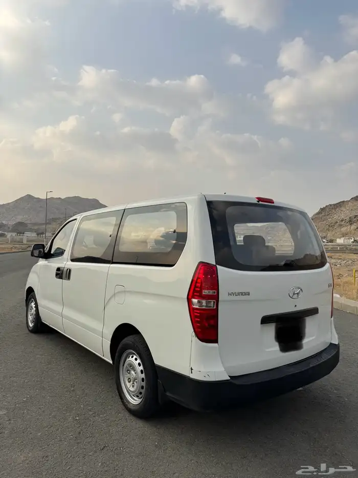 هونداي H1 مخزنه 2012 تم البيع 9