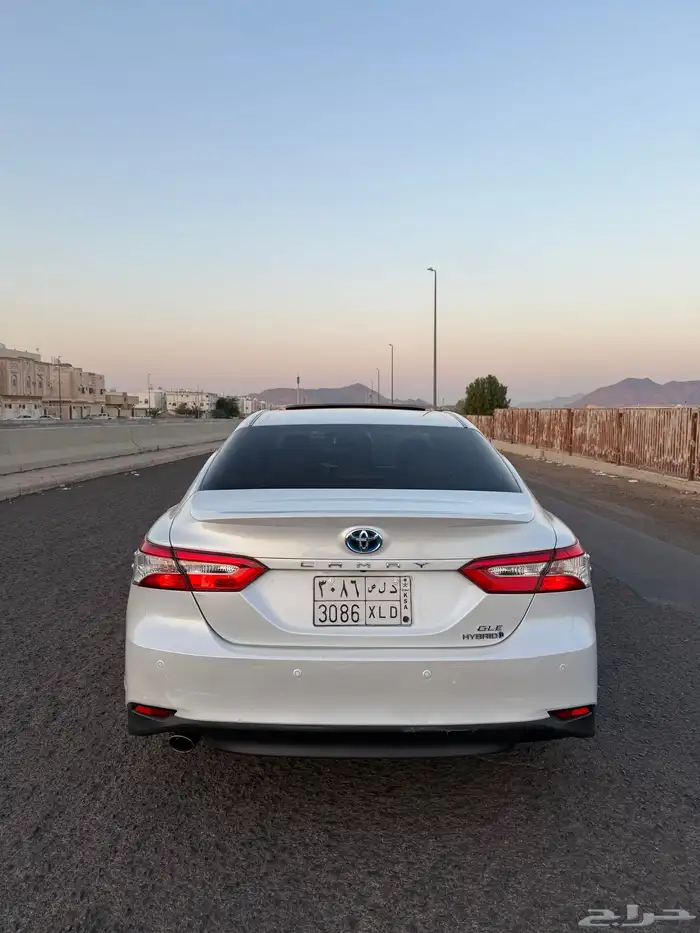 تويوتا كامري 2020 GLE هايبرد نظيفه جدا 6