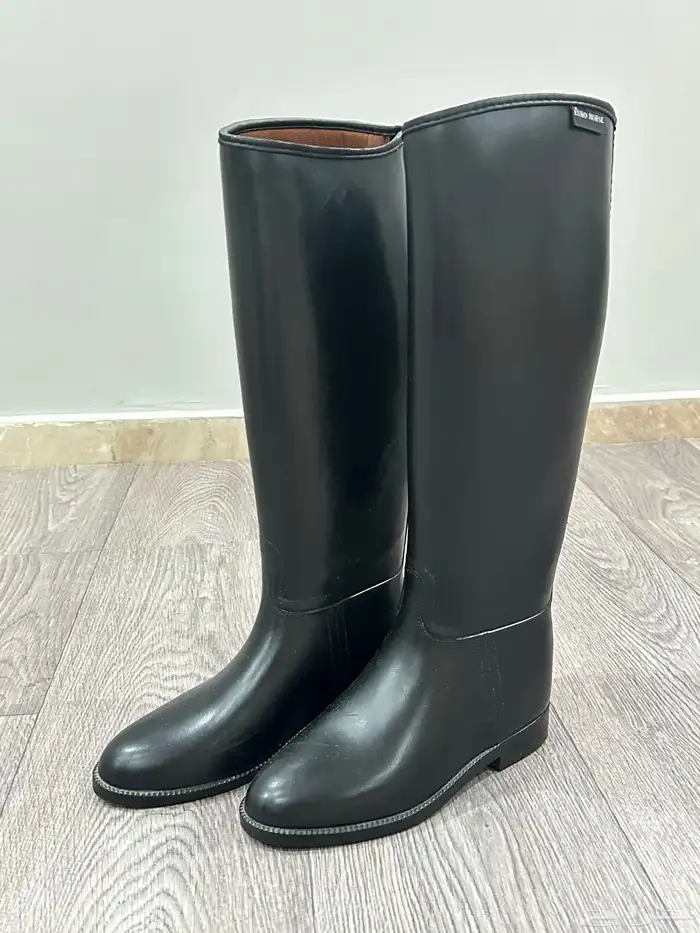 حذاء فروسية مقاس 37 0