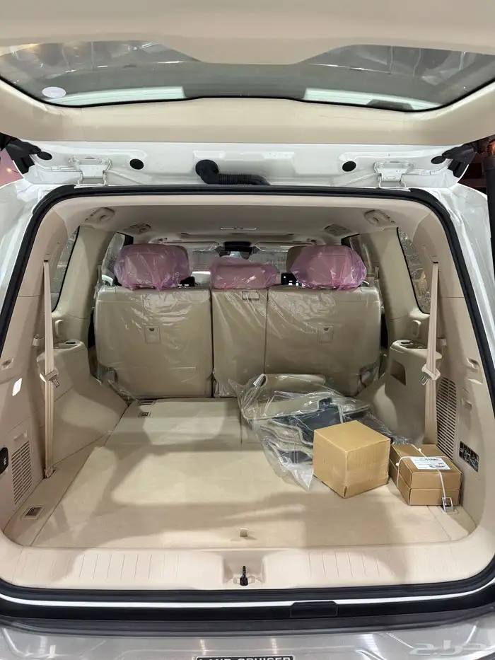 لاندكروزر L4 بريمي 2025 تنفس طبيعي أبواب شفط كاش وبنوك 8