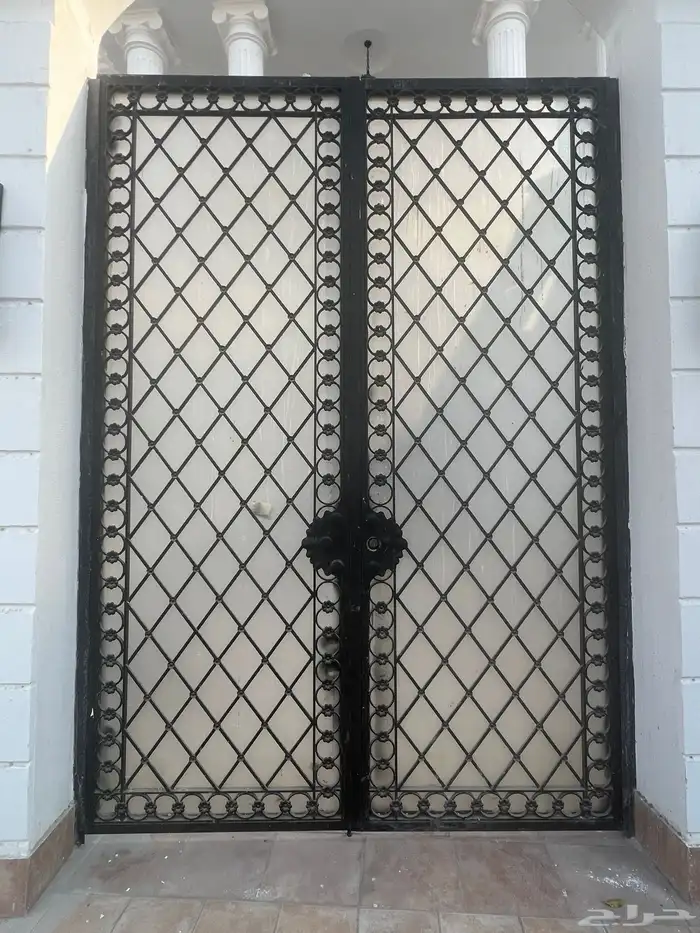 باب حديد بجودة عالية 0